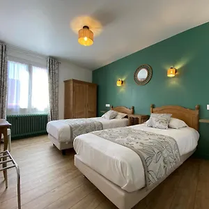 Le Grillon Hotel